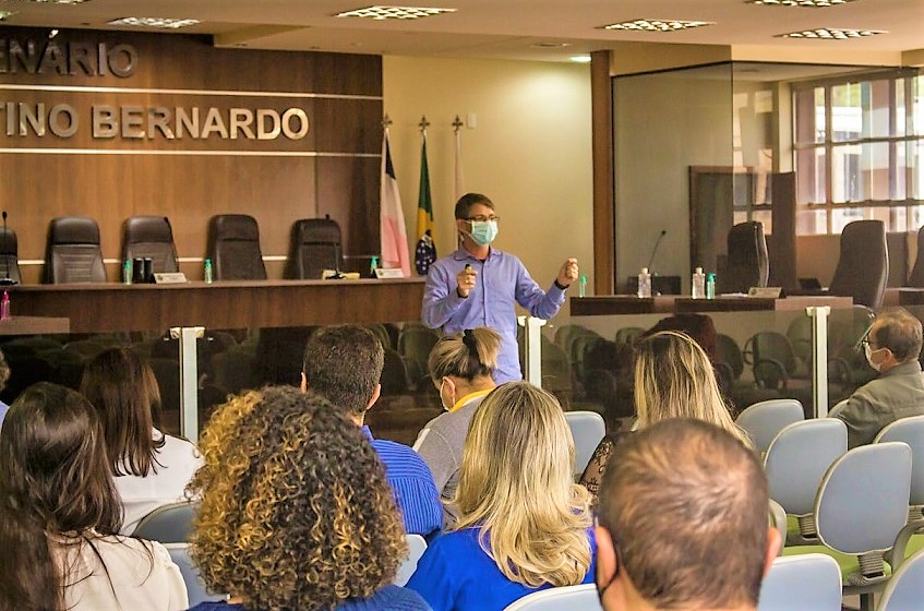 Servidores de Ibatiba participam de palestra sobre desafios pós-pandemia 