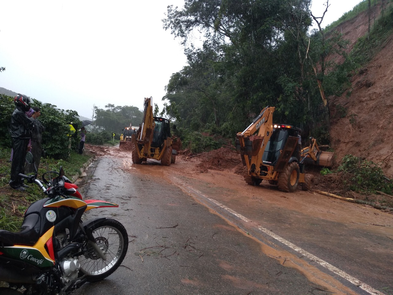 Estradas rurais estão recebendo ações emergenciais