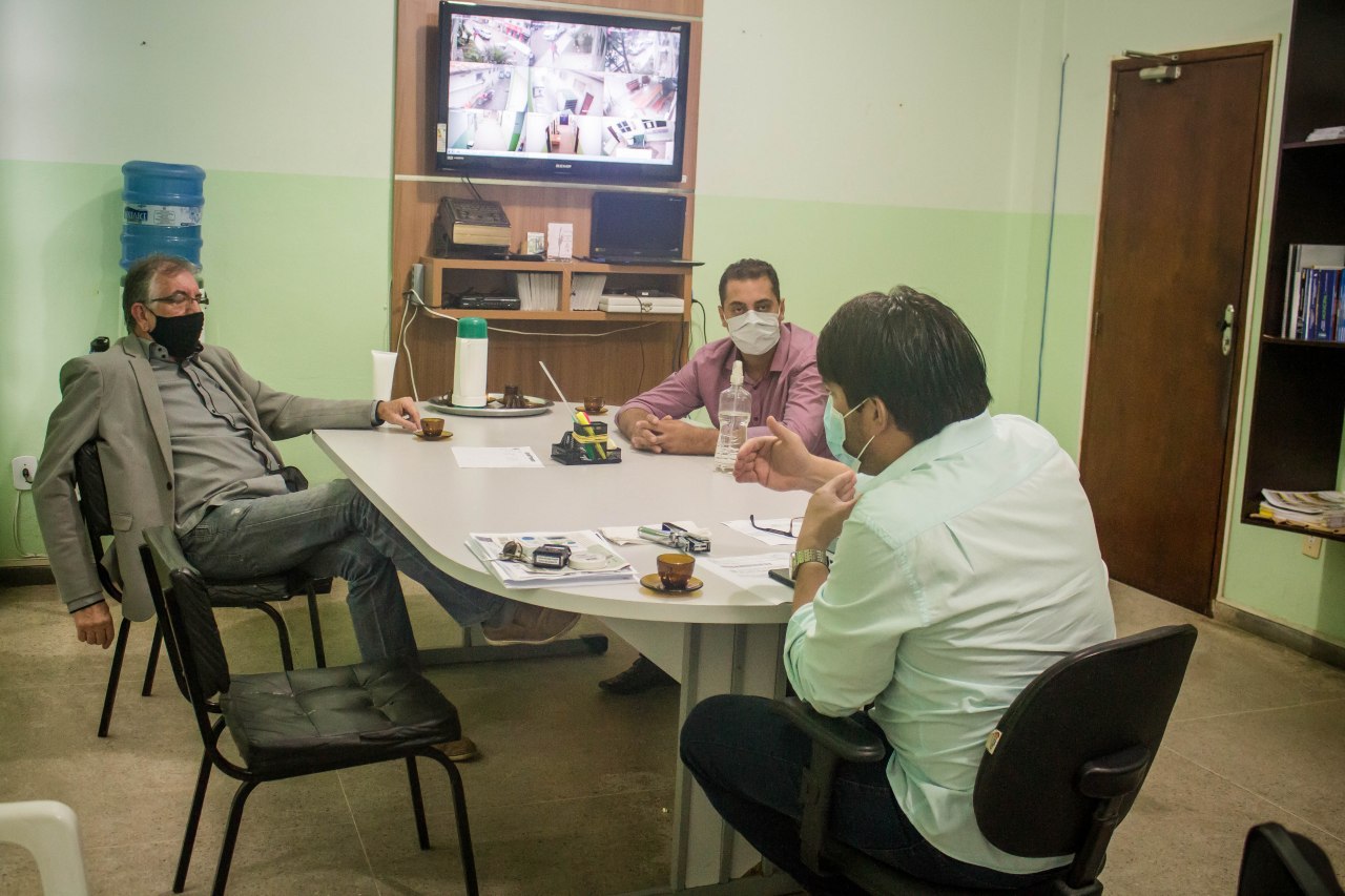 Executivo se reúne com Comissão de Saúde da Câmara para debater pandemia