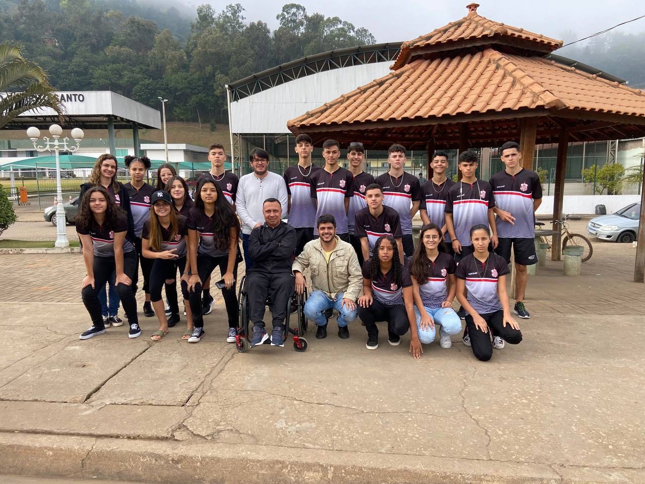 Equipes de Ibatiba disputam competição esportiva estudantil em Guarapari