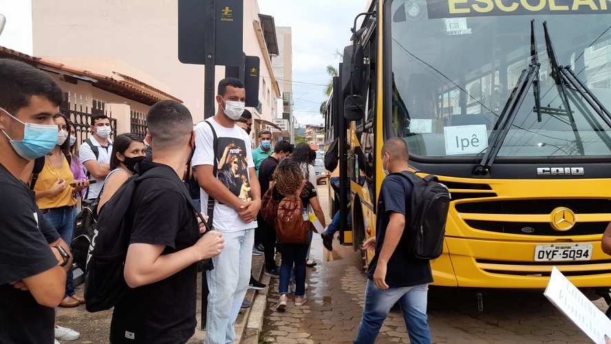 Retomado o Programa Futuro de Oportunidades - Transporte Universitário em Ibatiba