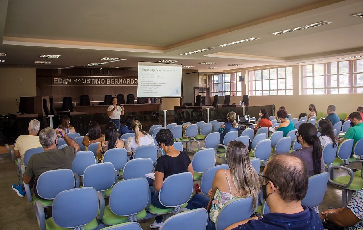 Professores de Ibatiba participam de capacitação