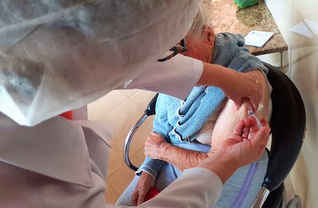Iniciada vacinação de idosos entre 80 e 84 anos contra Covid em Ibatiba