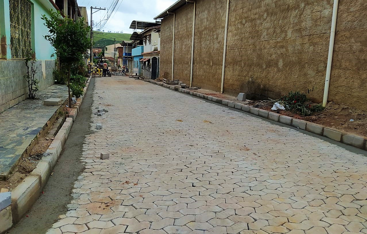 Pavimentação no bairro Novo Horizonte é retomada