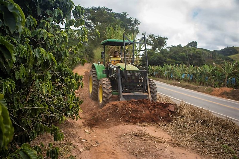 Máquinas do Pronaf e de Interior e Transporte atendem produtores de Ibatiba