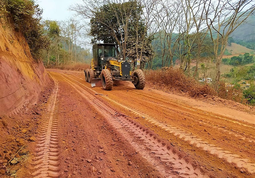 Prefeitura realiza serviços de reabertura e patrolamento na Serra do Facão