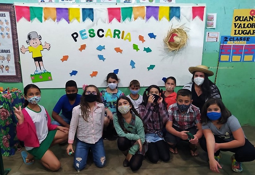 Escolas municipais realizam “festas julinas” com muitas brincadeiras e comida típica