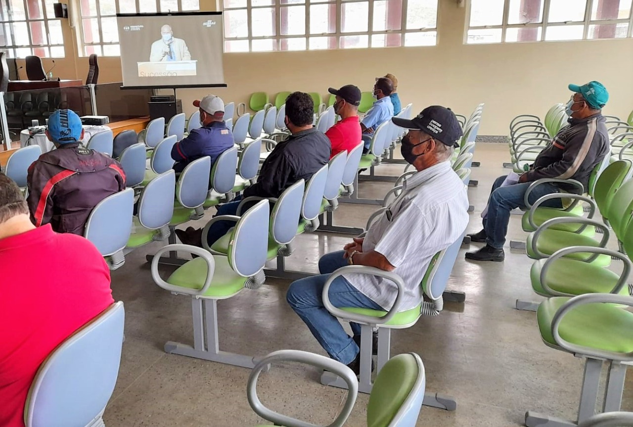 Agricultores de Ibatiba participam de seminário sobre Sucessão Rural Familiar