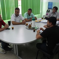 Prefeito e Vereadores reúnem com Empresa Sahliah