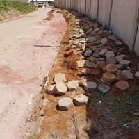 Reparo de calçamento no Bairro Lacerda Sudré de Assis 