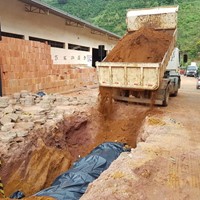Prefeitura realiza reparo na drenagem da Rua Arminda Dias de Carvalho