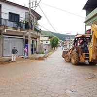 Defesa Civil: Limpeza de terra no bairro Ipê