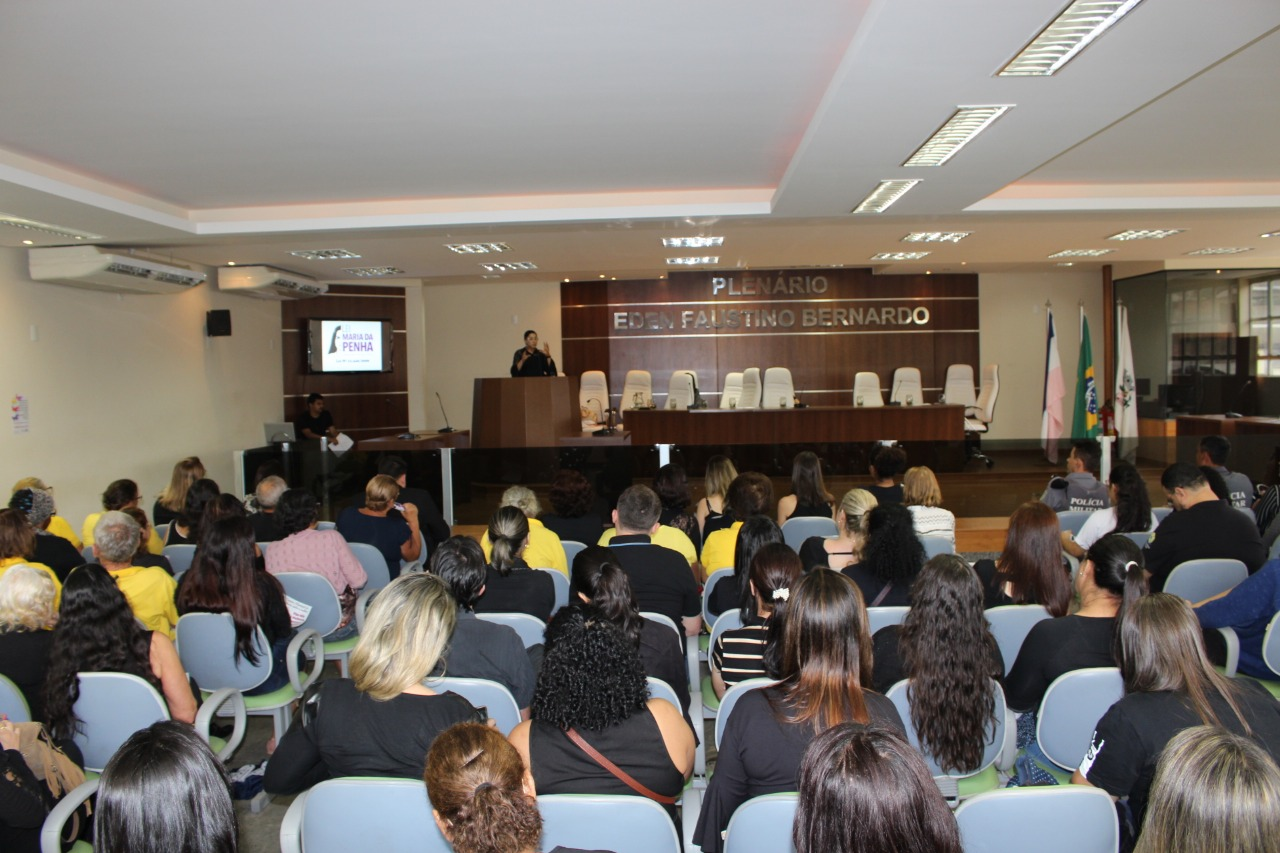 Prefeitura através do Creas realiza o seminário ?Violência Contra a Mulher Não Tem Desculpa, Tem Lei?