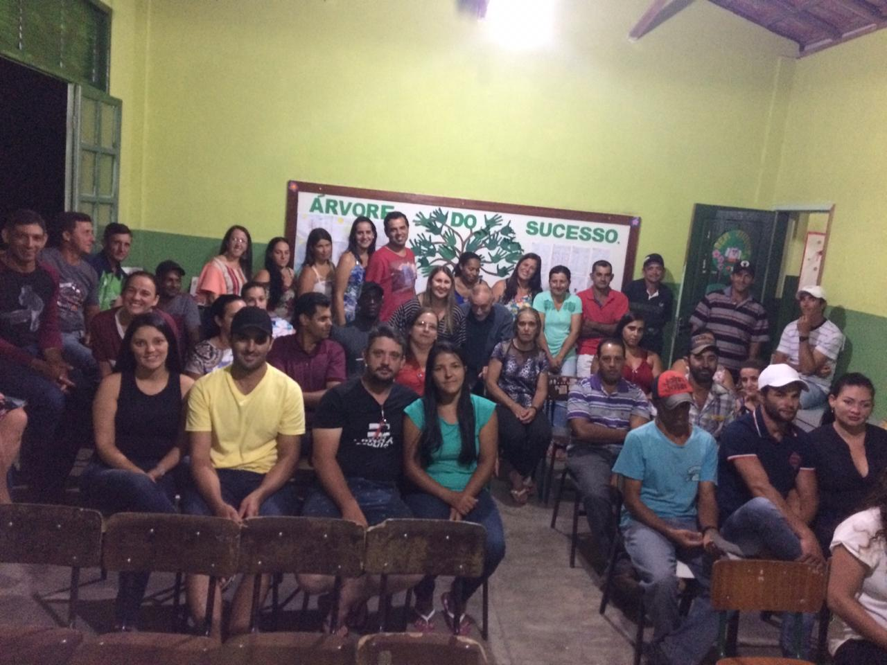Melhorias no telhado da escola Cachoeira Alegre são anunciadas aos pais de alunos