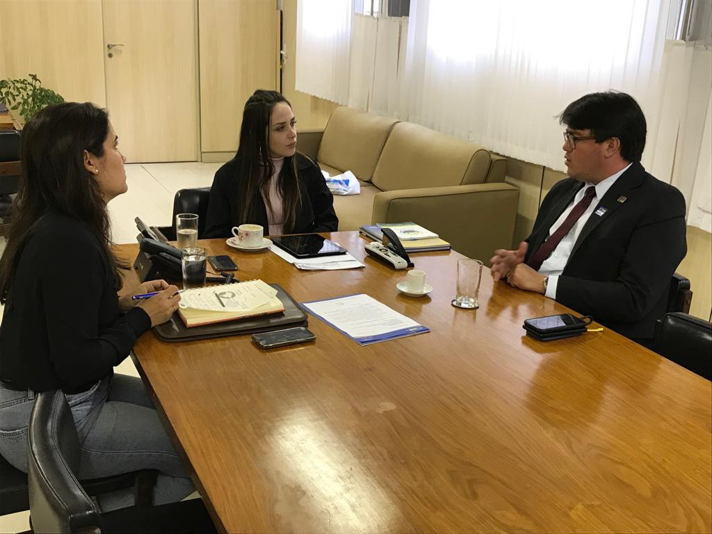 Prefeito de Ibatiba reúne com Secretrária Nacional de Juventude em Brasília