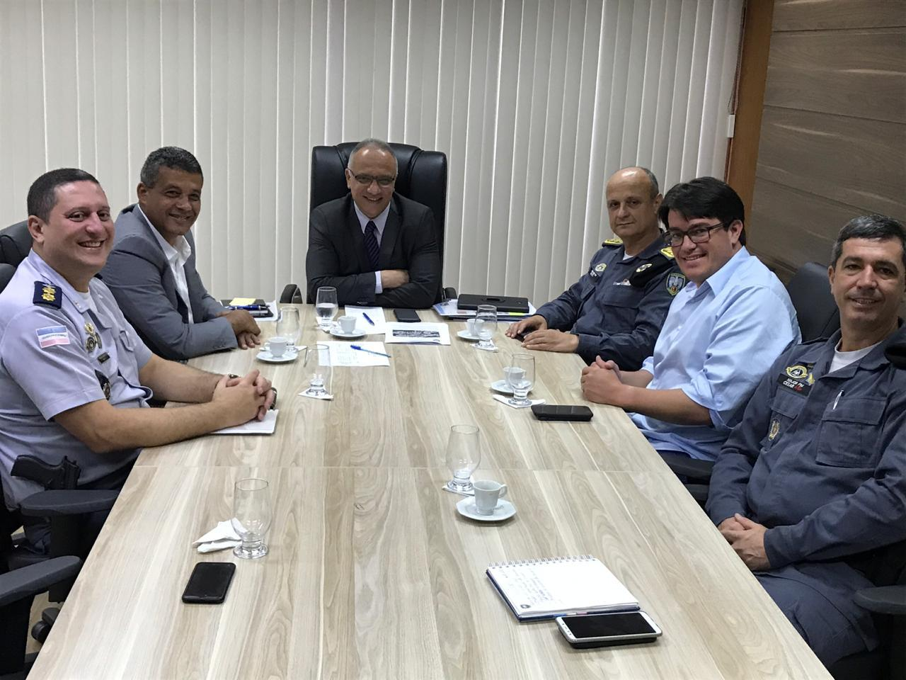 Prefeito debate sobre construção da sede do 14º Batalhão da Polícia Militar