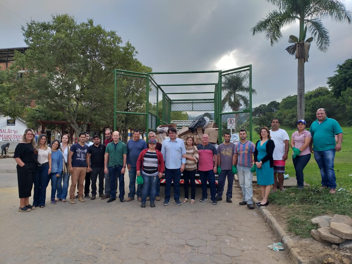 Cidade Mais Limpa: Prefeitura entrega Caminhão para Coleta Seletiva
