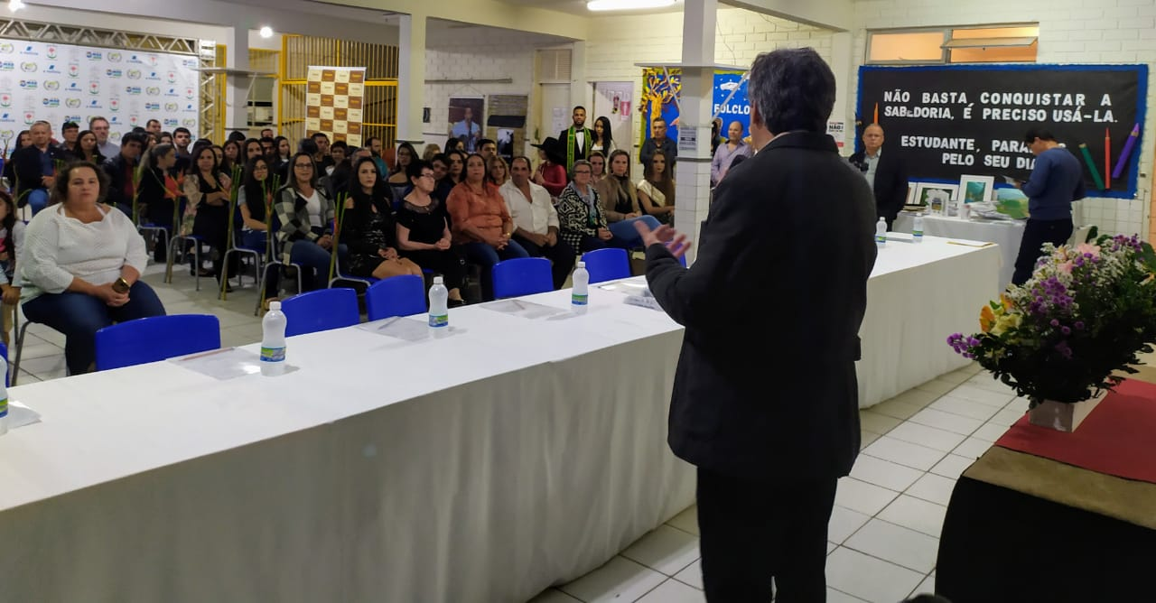 Ibatiba realizou Encontro Literário e Jogos Florais com escolha da Musa Floral do Caparaó