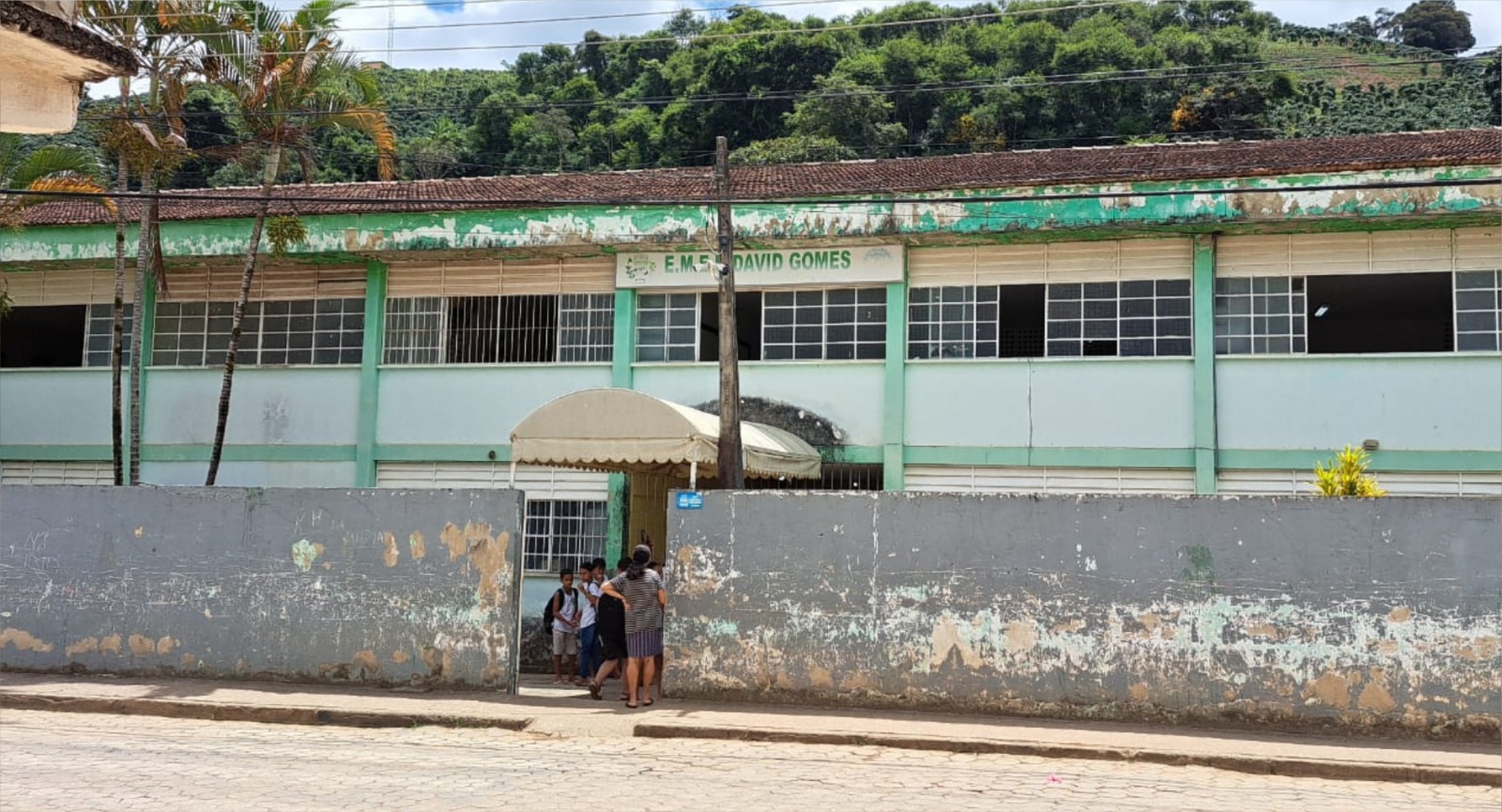 Reforma e Ampliação: quase R$ 4 milhões investidos nas Escola David Gomes e Eunice Pereira