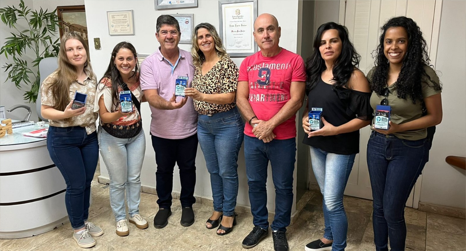 Meio Ambiente: equipe técnica conhece fabricação de sabão ecológico