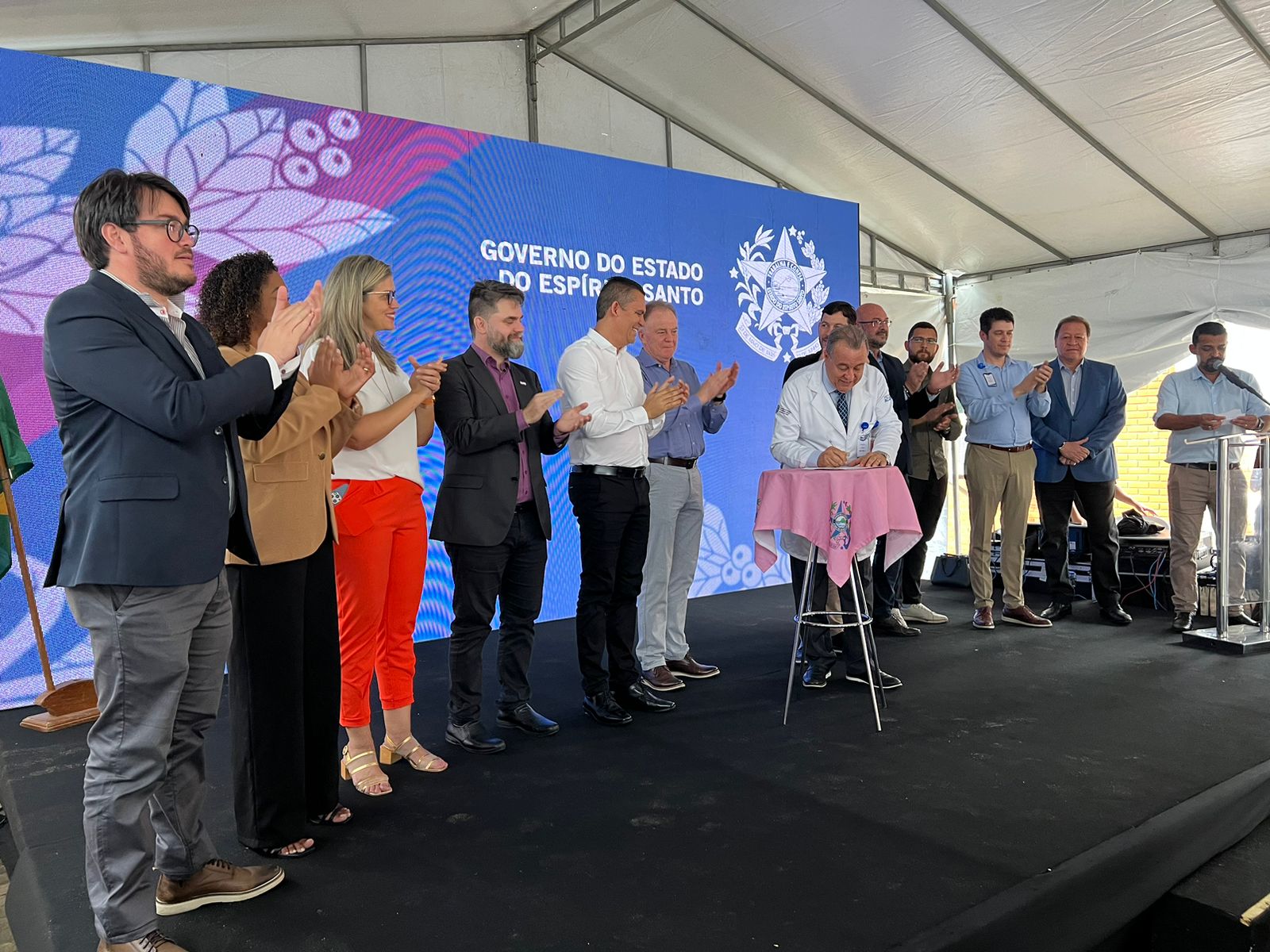 Estado: Prefeito representa municípios durante assinatura de Ordem de Serviços para obras de ampliação de leitos do Himaba