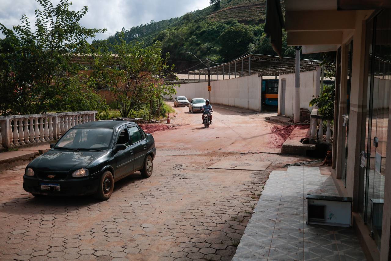 Prefeitura restabelece trânsito em Ponte danificada pelas chuvas