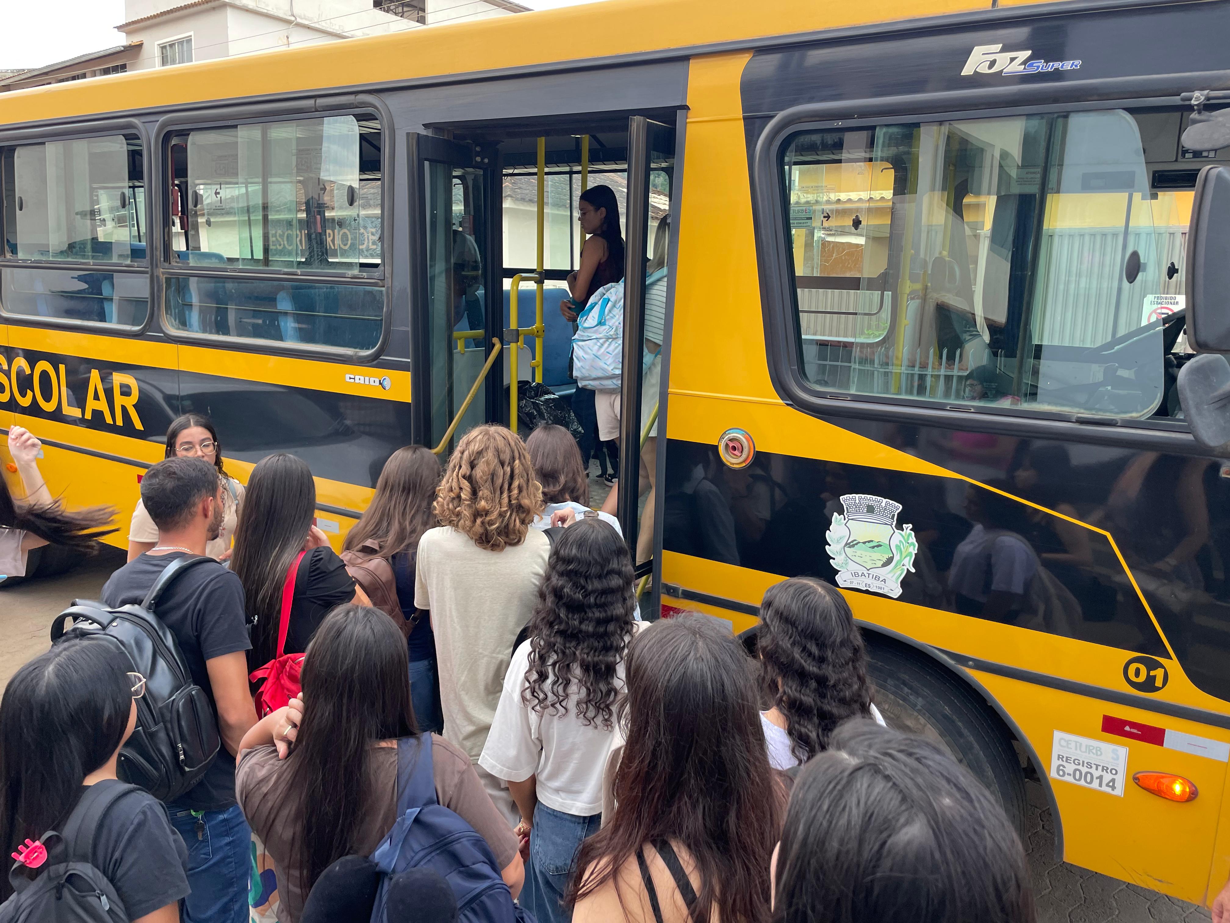 Transporte Universitário Gratuito: Mais de 200 estudantes atendidos diariamente em Ibatiba 