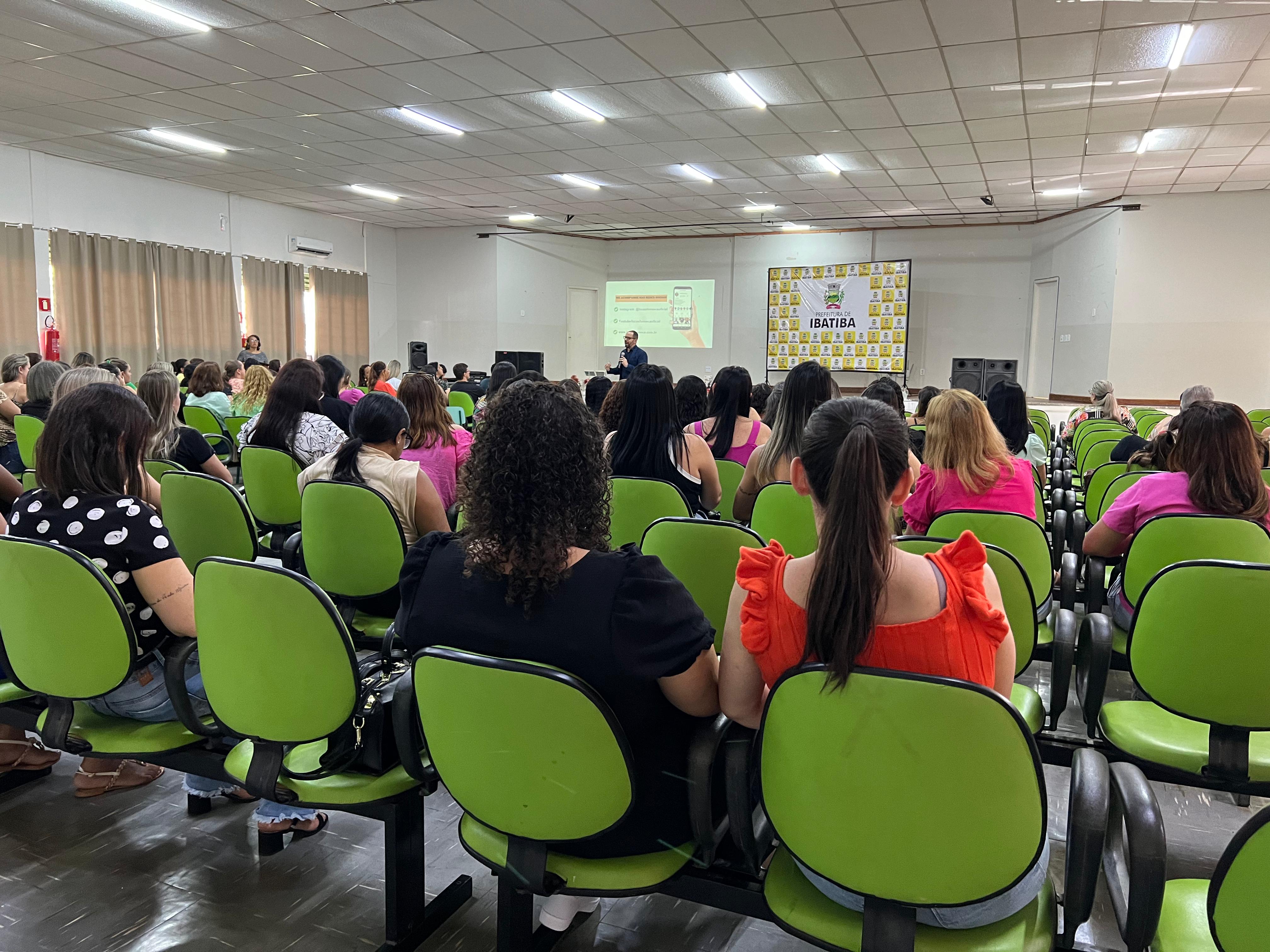 Ensino: Palestra motivacional reúne Educadores  de Ibatiba